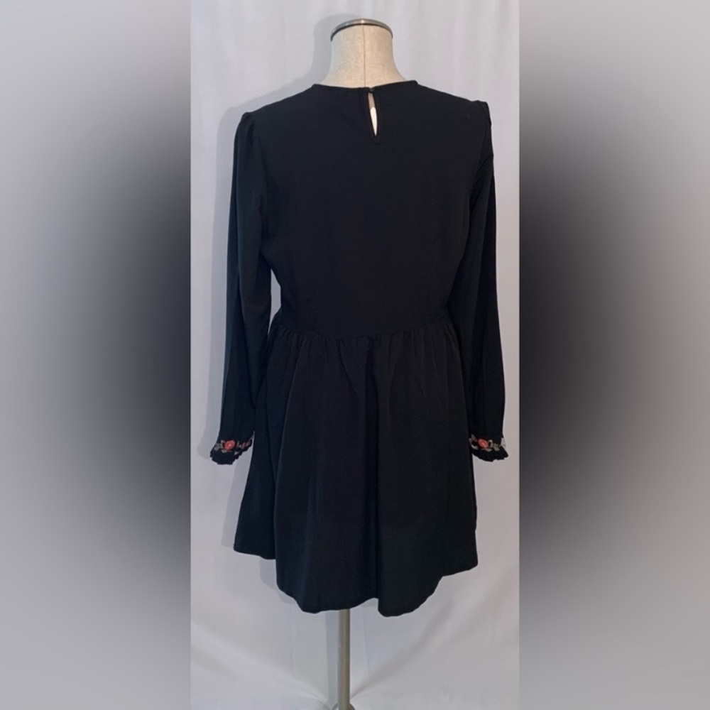 Embroidered H&M Divided Mini M Dress, Floral Loose Baby Doll Shift, Black Midi - Picture 12 of 16